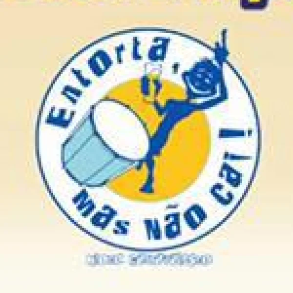 Logo do bloco Entorta, mas não cai